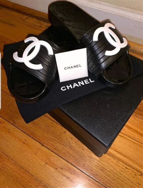 black chanel jelly slides